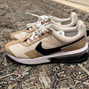 Nike Air Max Pre-Day Sneaker